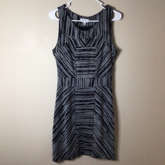 Amy Matto Scoop Neck Sleeveless Dress - Picture 1 of 5